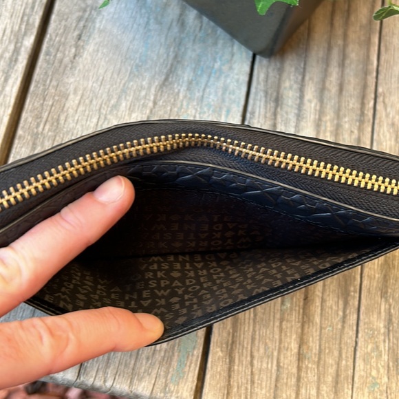 KATE SPADE ♠️ Penn Place Embossed Black Leather Zip Around Wallet - Picture 7 of 12